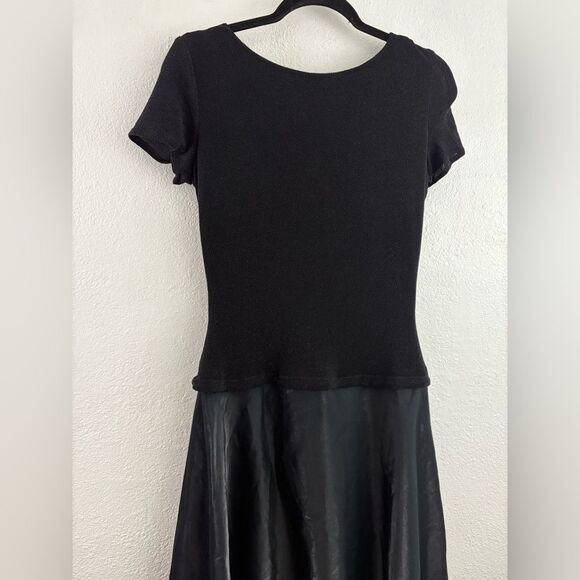 JS Collections Solid Black Velvet Satin Short Sleeve Modest Formal Dress size 10 - Picture 2 of 8